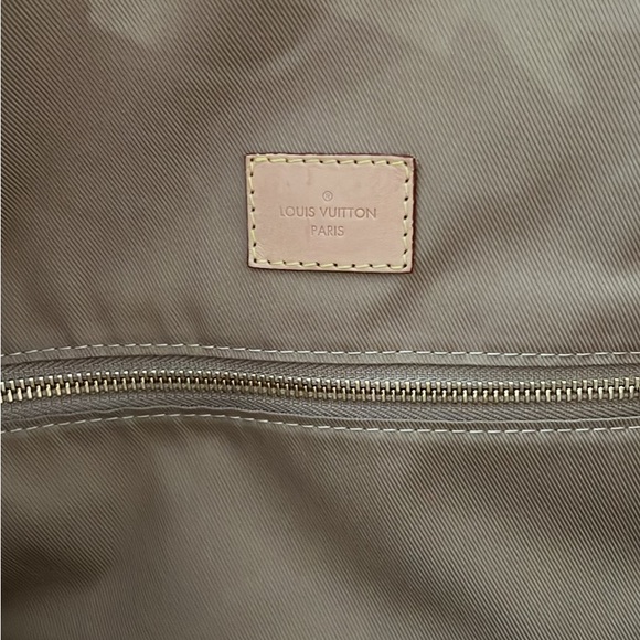 Authentic Louis Vuitton Graceful Monogram MM Bag - Picture 6 of 7